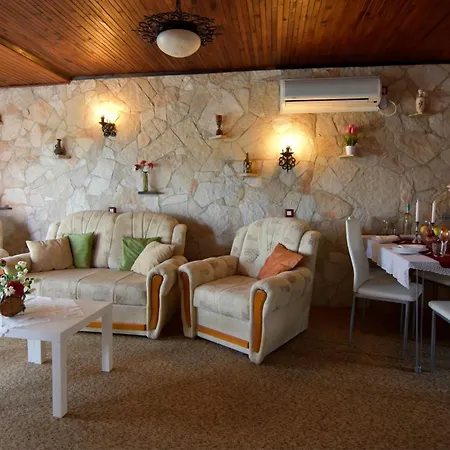 Wonderful Terrace Retreat سافودغيا